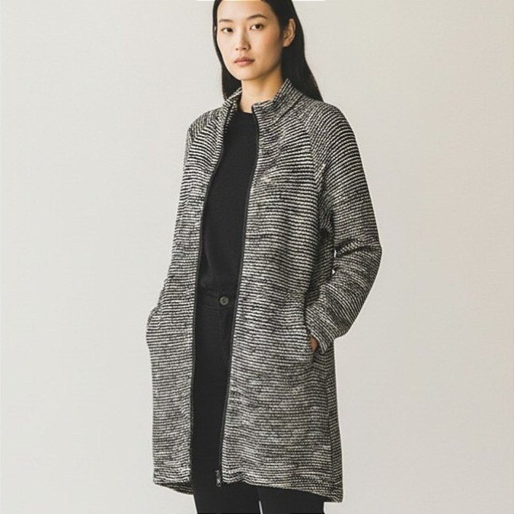 Twenty Womens Full Zip Textured Knit Sweater Jacket Black White Made in Canada S
